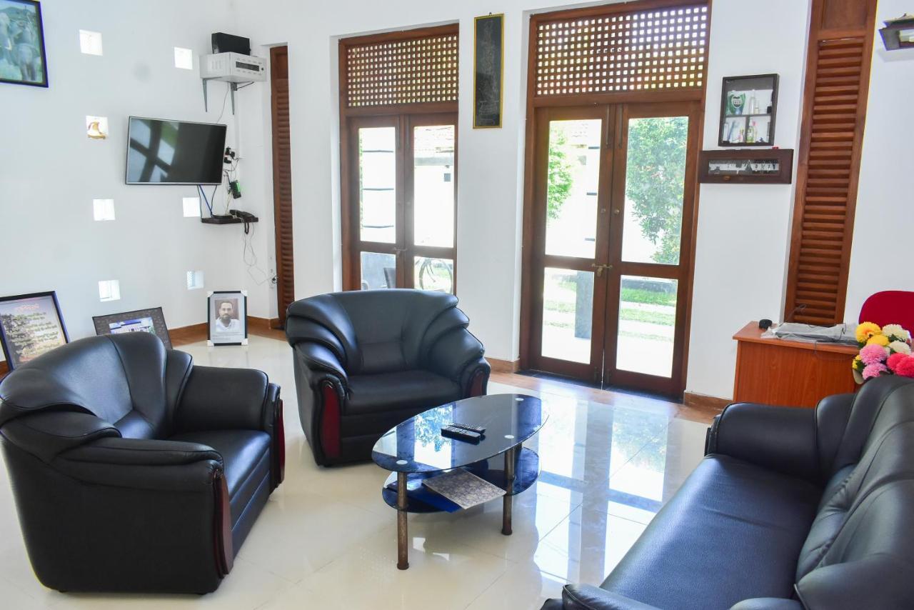 Minuri Villa Hikkaduwa Room photo