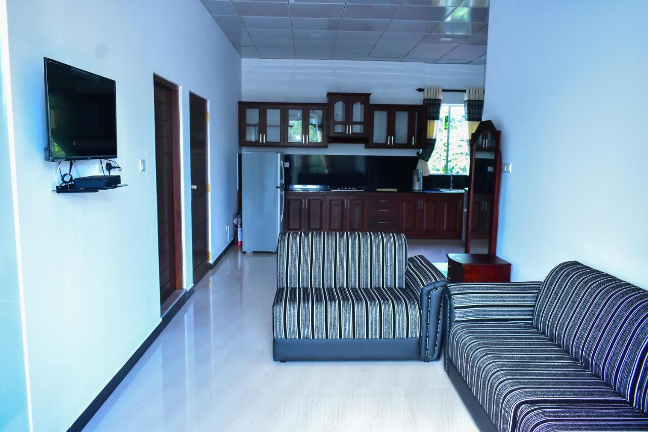 Minuri Villa Hikkaduwa Exterior photo